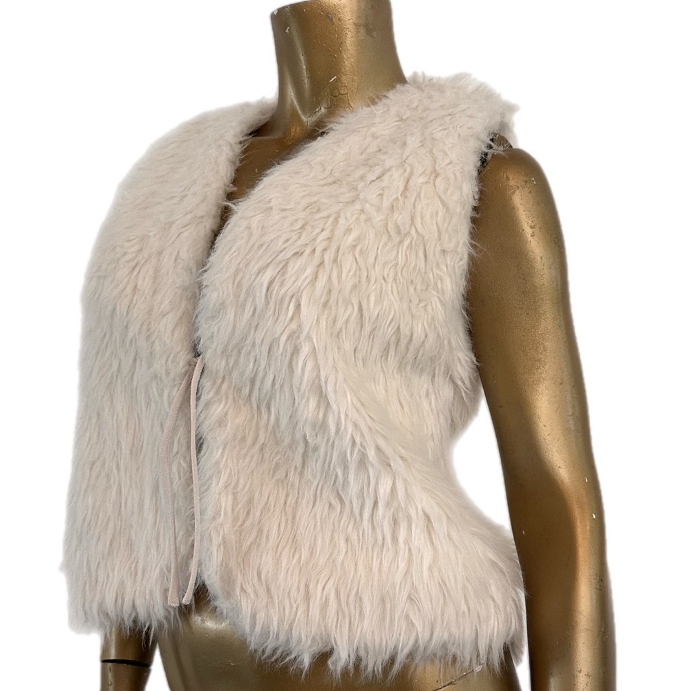 Unbranded Y2K Vintage-Inspired Faux Fur Fuzzy Vest – Cream White 36” chest - Picture 3 of 7